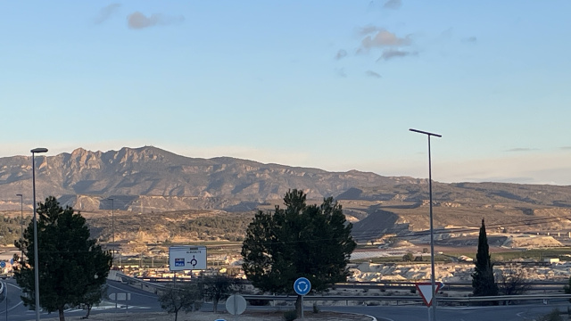 Alumbrado público con farolas solares en el diseminado La Serreta del TM. de Albudeite