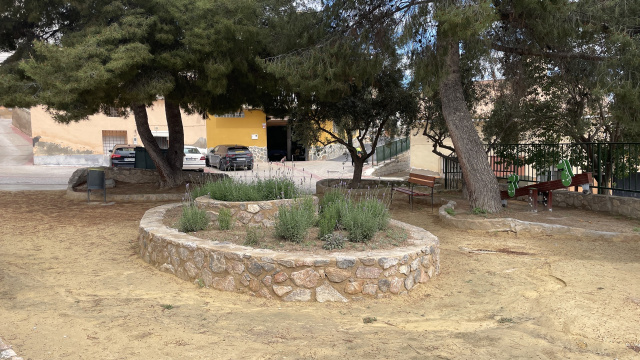 Acondicionado del área recreativa y mirador de la Plaza Roja